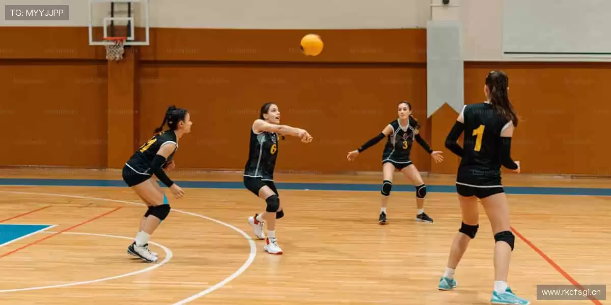 🎥专业解说，带你看透赛场背后的战术密码！🎙️